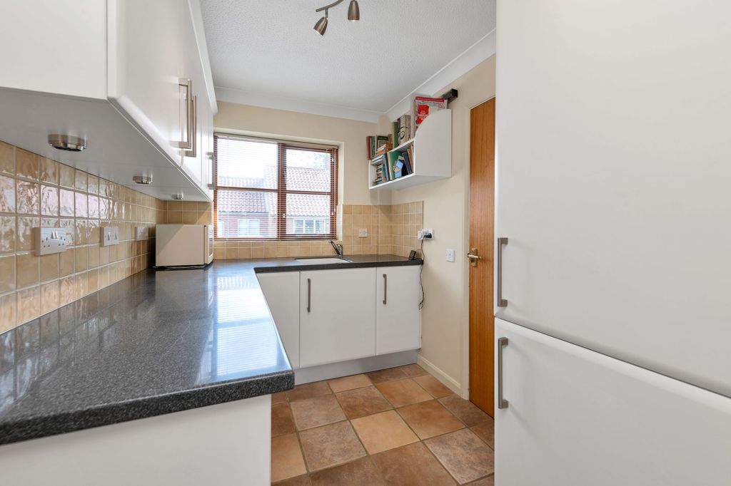 Property photo 2 of 12