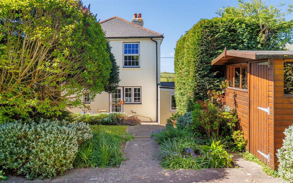 Property photo 1 of 32