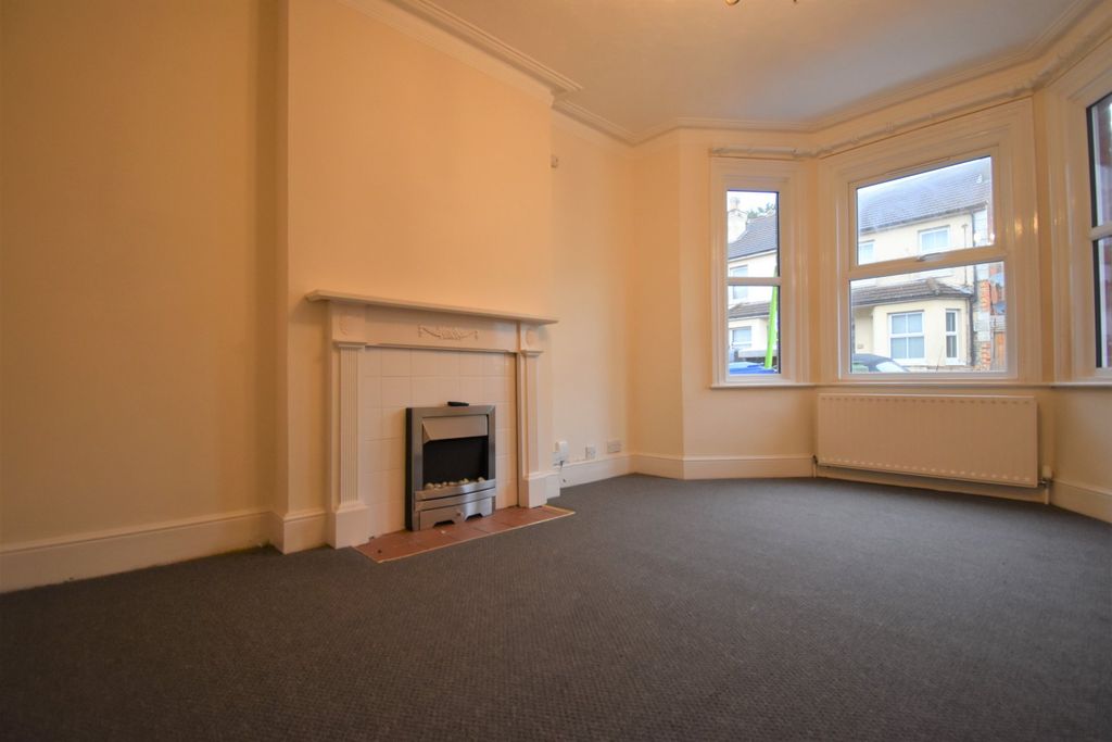 Property photo 2 of 9 Picture No. 20