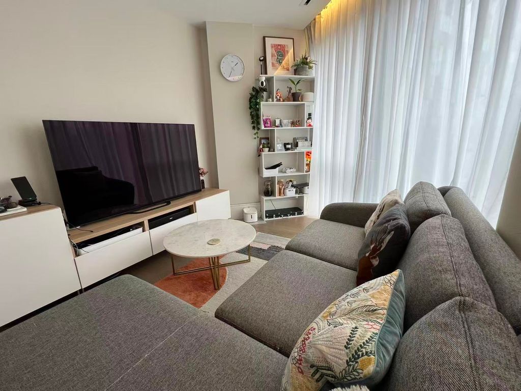 Property photo 2 of 8