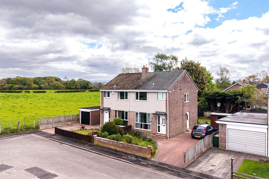 Property photo 1 of 17 External