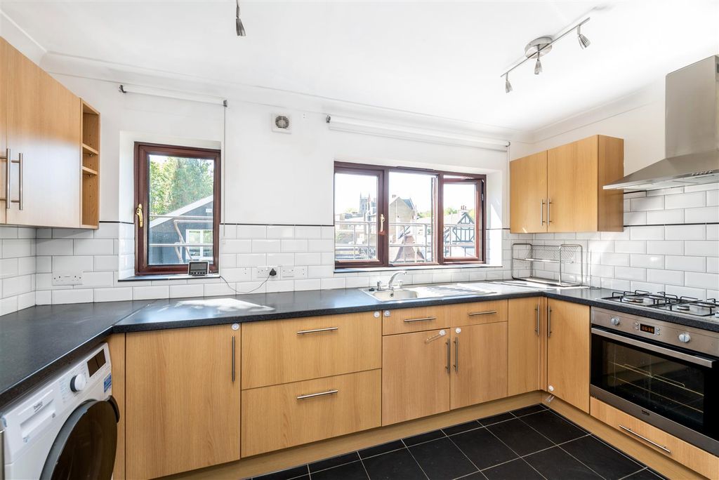 Property photo 3 of 17 1_Alfred_House.Jpg