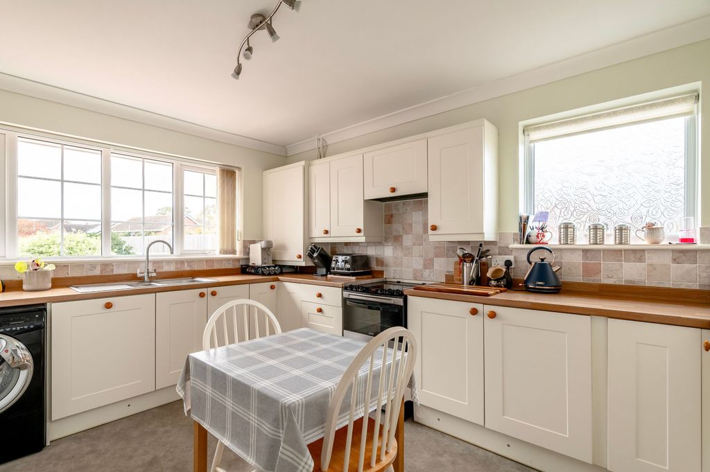 Property photo 3 of 23