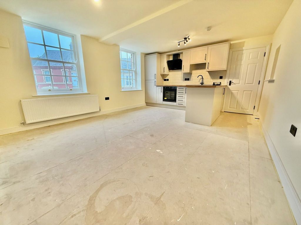 Property photo 2 of 21