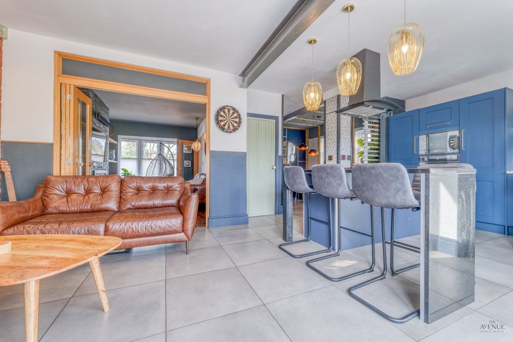 Property photo 2 of 32 4439953