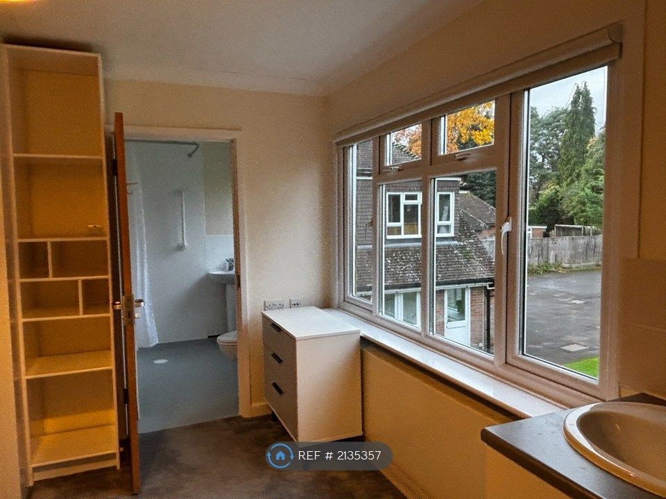 Property photo 3 of 9 Room 10