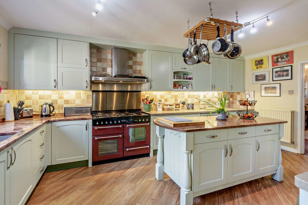 Property photo 3 of 49 Photo 15