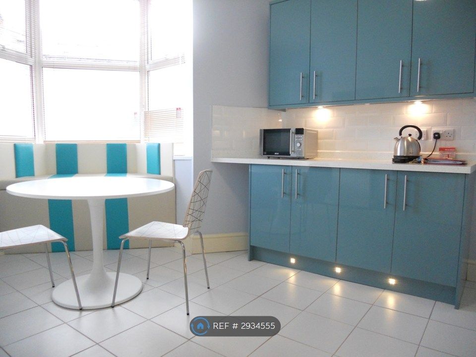 Property photo 2 of 17 Kitchen