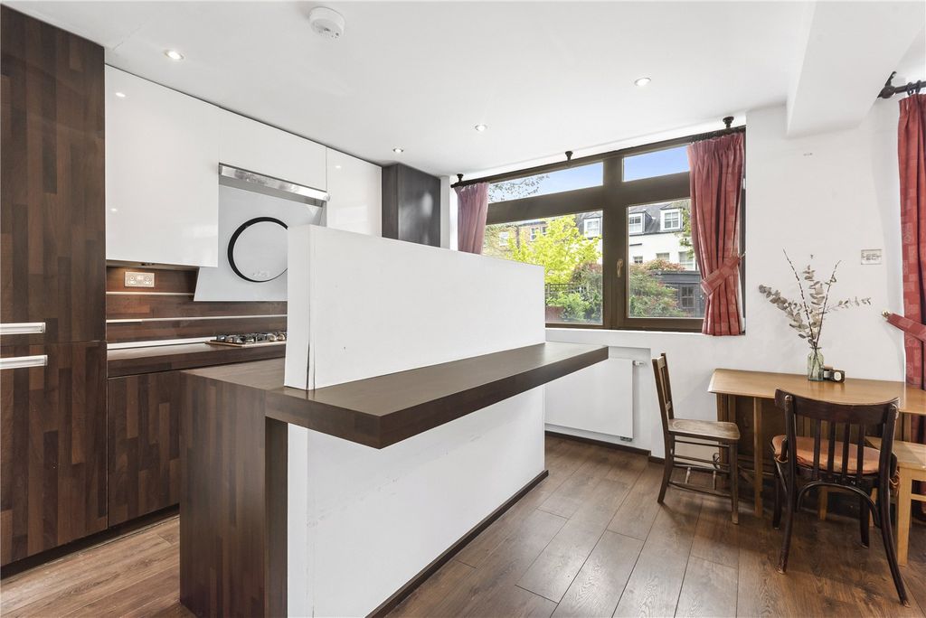 Property photo 2 of 11 Picture No. 16