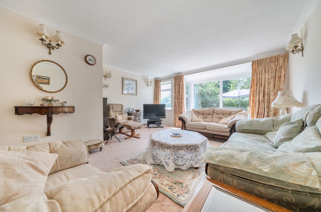 Property photo 2 of 19