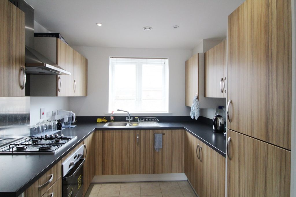 Property photo 3 of 7 Kitchen