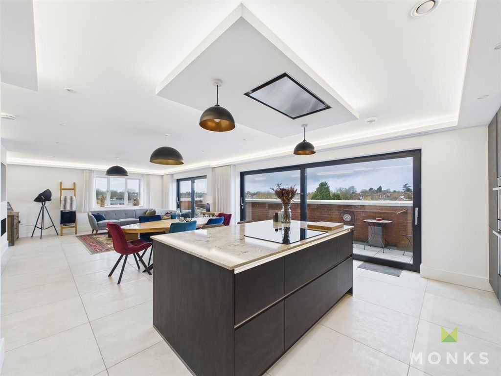 Property photo 3 of 33 Cam01520G0-Pr0309-Still001.Jpg