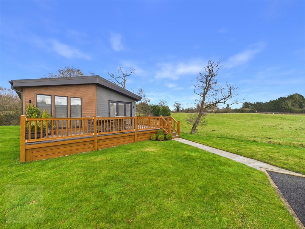 Property photo 1 of 22 Front Of Lodge