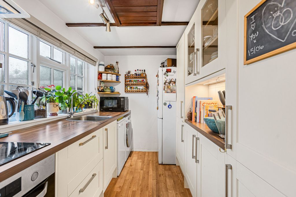 Property photo 3 of 18