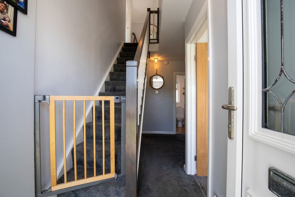 Property photo 2 of 36
