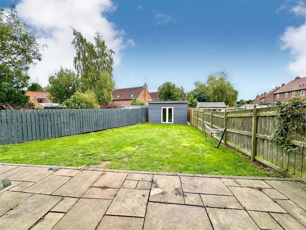 Property photo 2 of 16 Garden