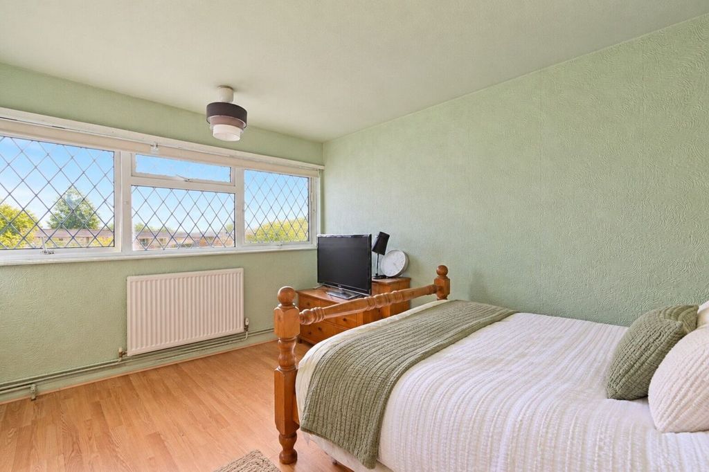 Property photo 3 of 13