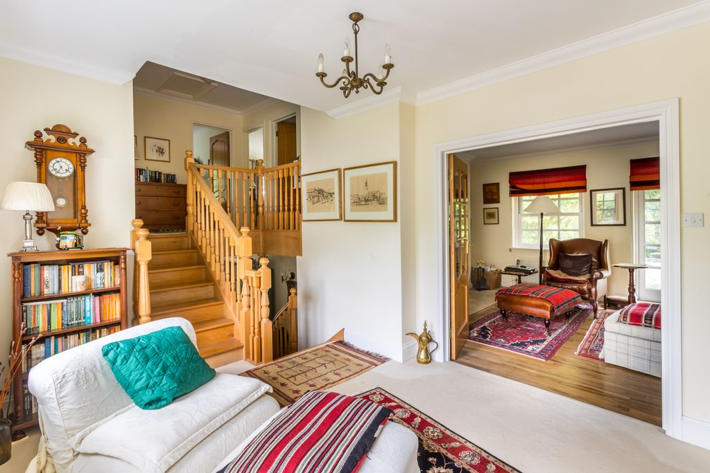 Property photo 2 of 34