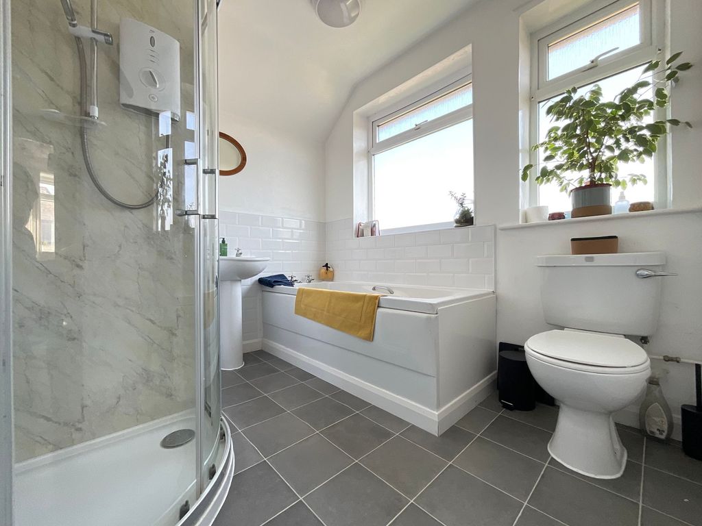 Property photo 3 of 25