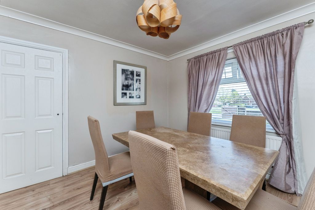 Property photo 3 of 15 Dining Room