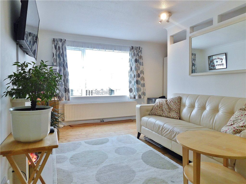 Property photo 2 of 5 Living Area