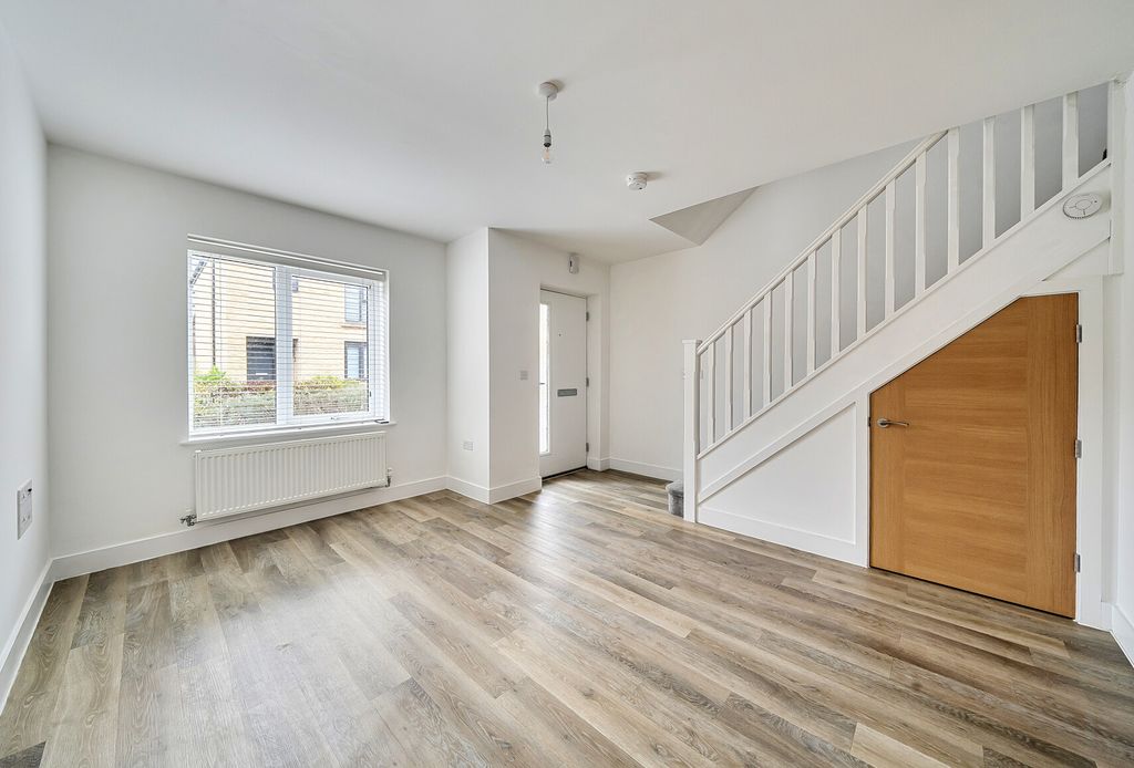 Property photo 1 of 10 Sitting Room