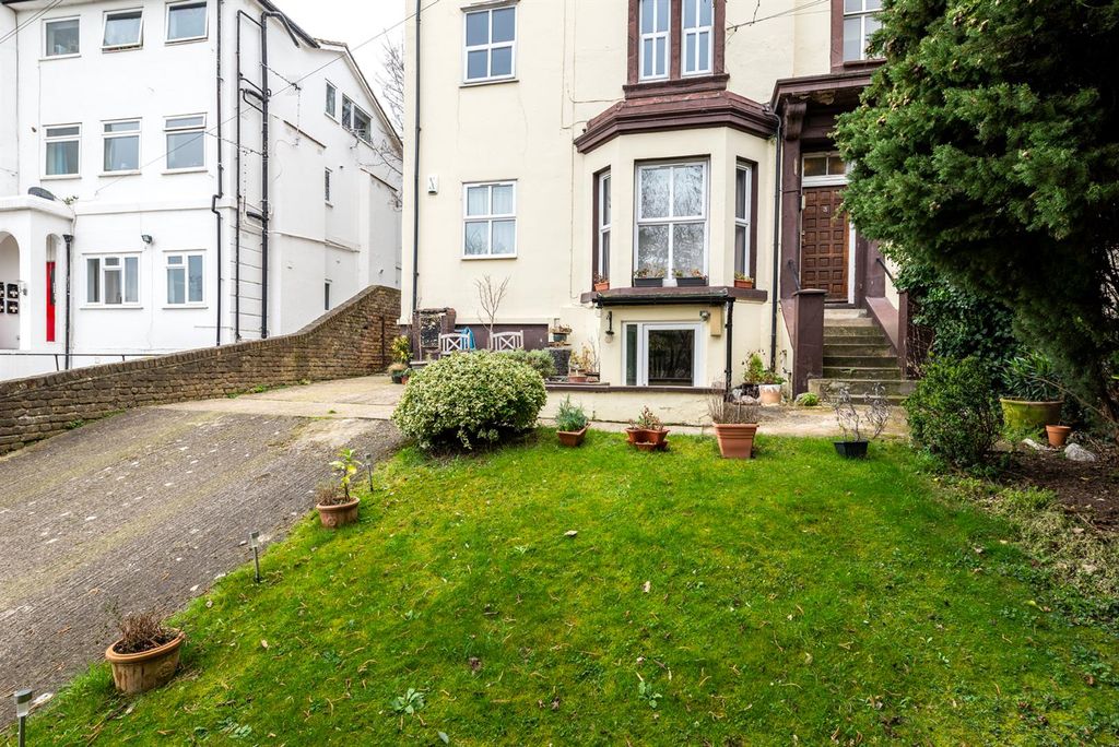 Property photo 1 of 9 Basement Flat, 3 Cobham Terrace Main3.Jpg