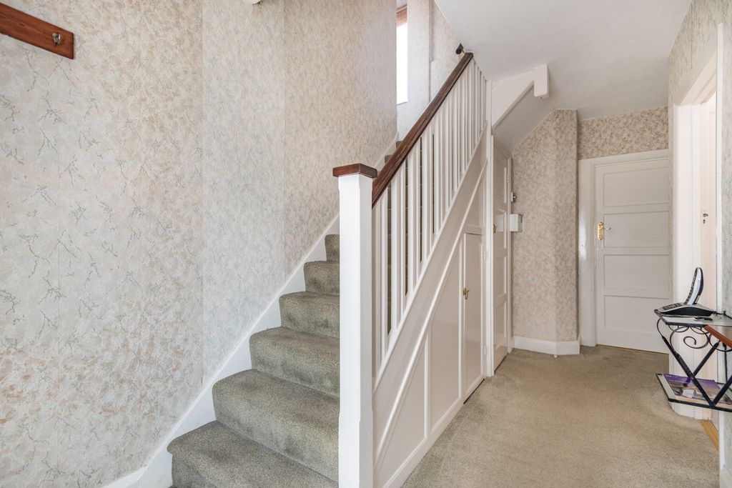 Property photo 2 of 23 Entrance Hallway