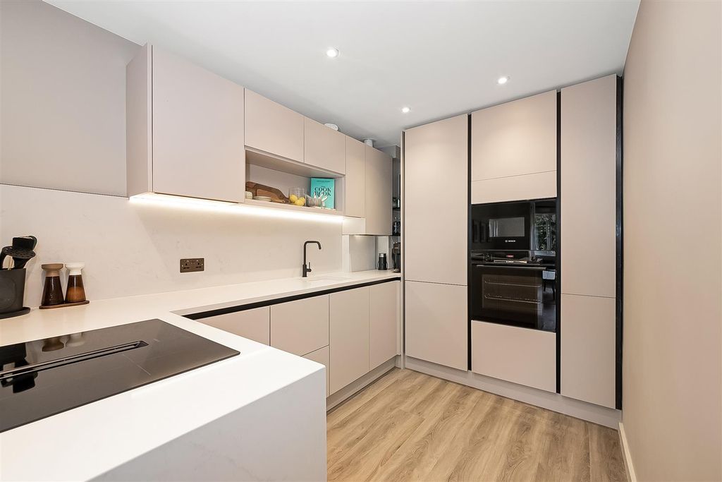 Property photo 3 of 15 Kitchen/Reception Room