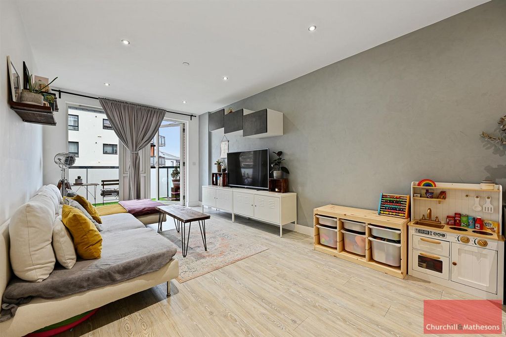 Property photo 3 of 12