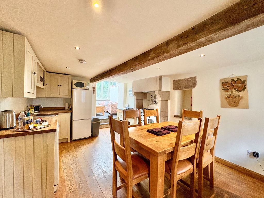 Property photo 2 of 27