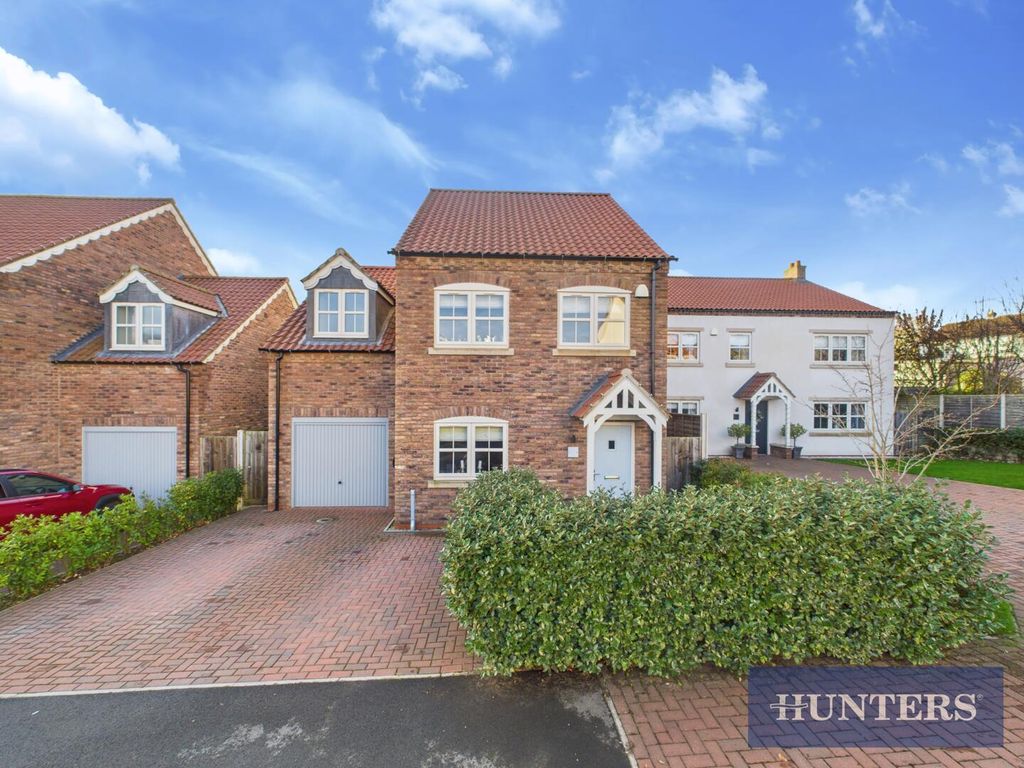 Property photo 1 of 19 Front (Exterior)