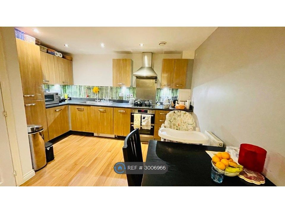 Property photo 2 of 8 Kitchen