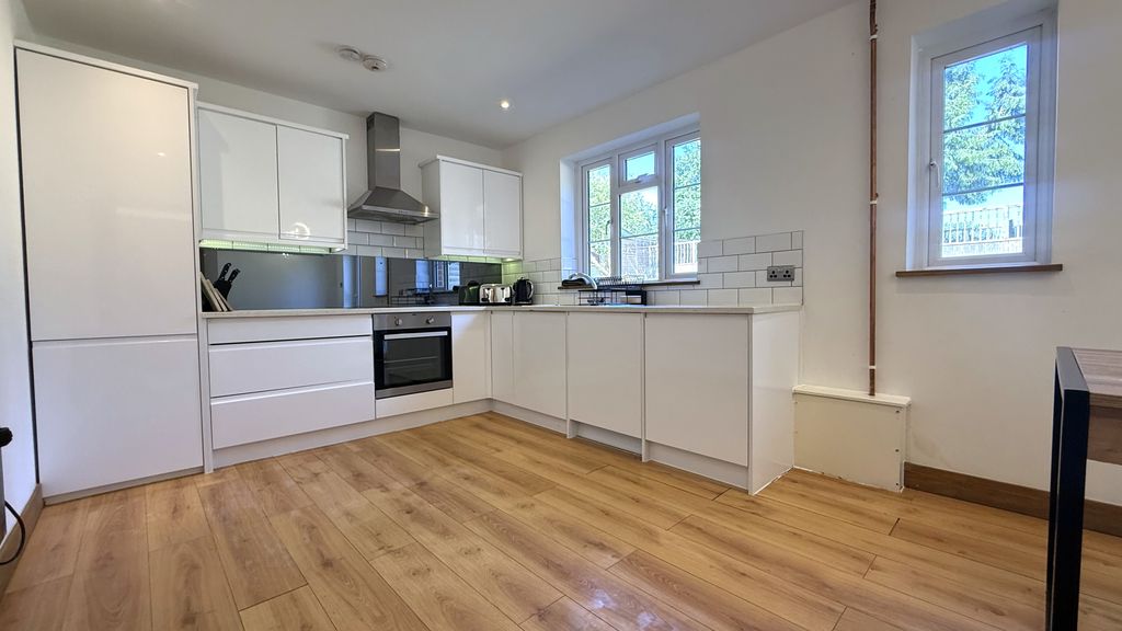 Property photo 3 of 16 Kitchen