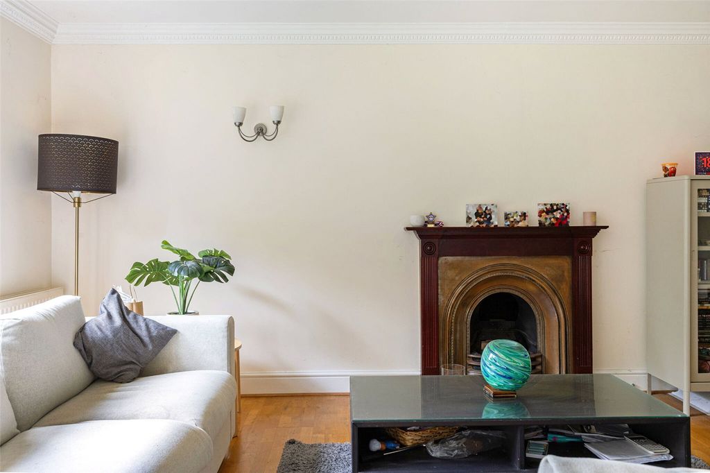 Property photo 3 of 14 Sitting Room