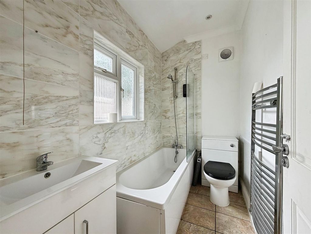 Property photo 3 of 12 Bathroom
