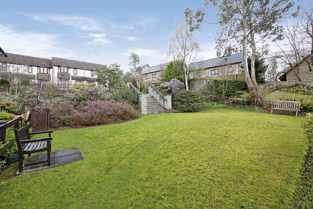Property photo 2 of 12 General View
