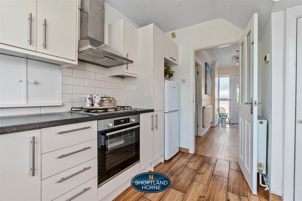 Property photo 3 of 36 Kitchen