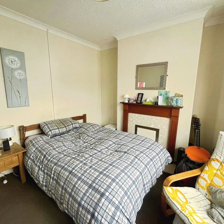 Property photo 2 of 9 Bedroom