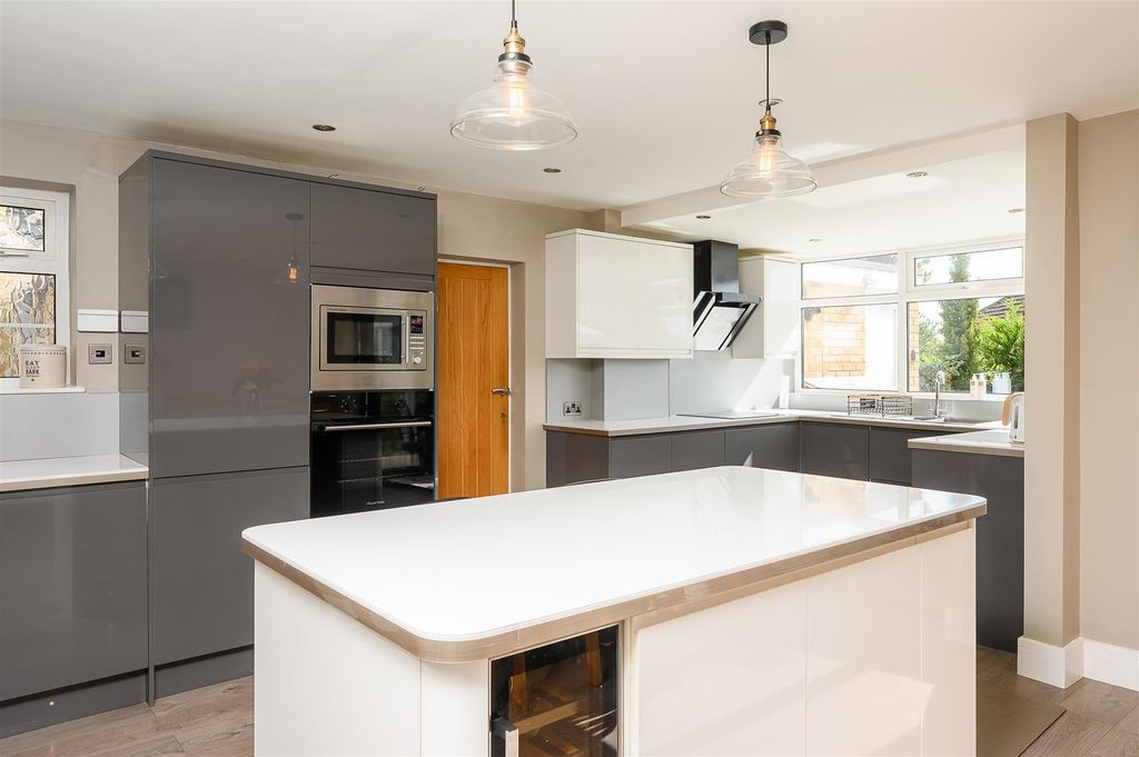 Property photo 2 of 22 Kitchen