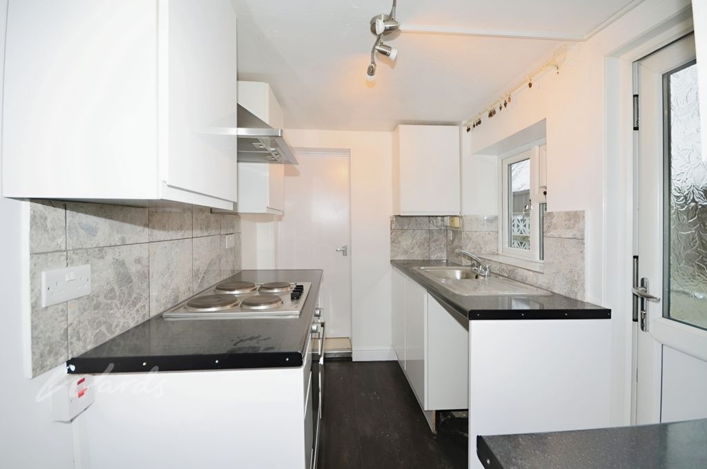 Property photo 2 of 9 Whitehorse Kitchen