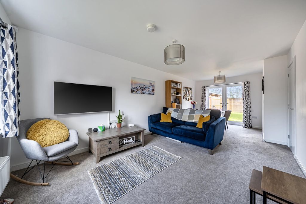 Property photo 2 of 16 Living Room