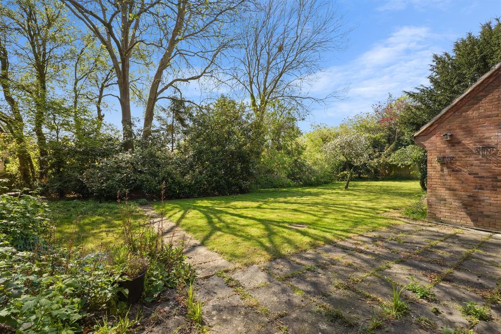 Property photo 3 of 28