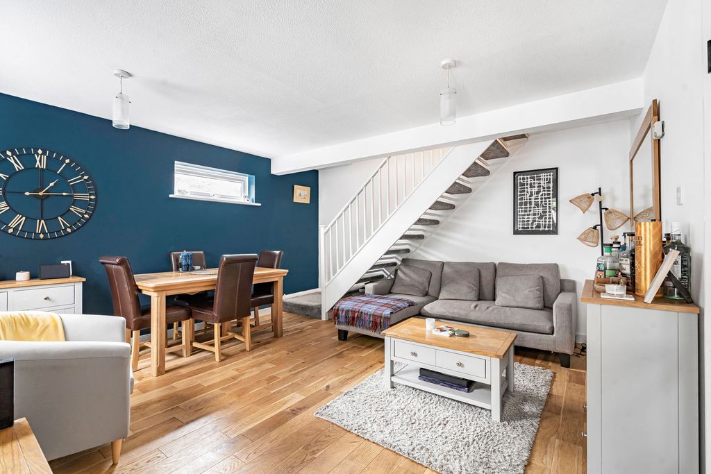 Property photo 3 of 17 15_92585.Jpg