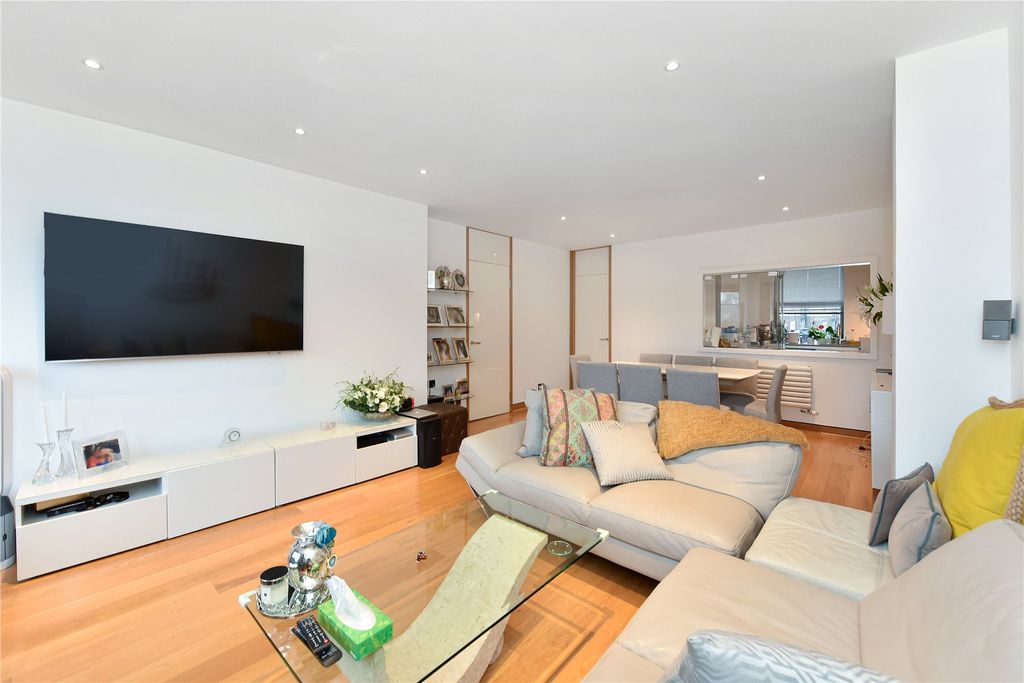 Property photo 2 of 11 Reception