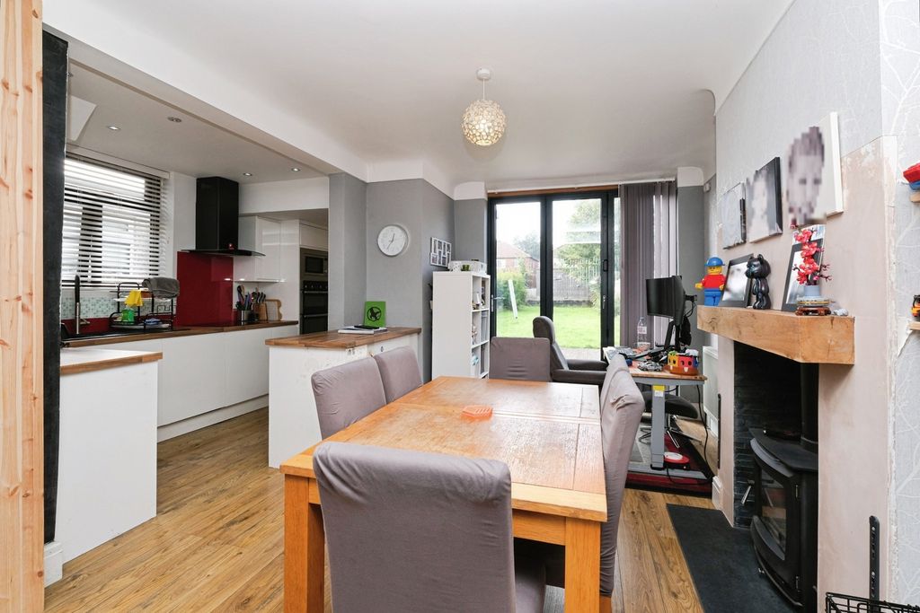 Property photo 3 of 10 Pbox-Img.Jpg