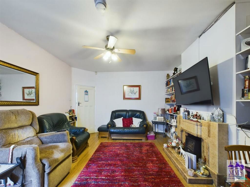 Property photo 3 of 9
