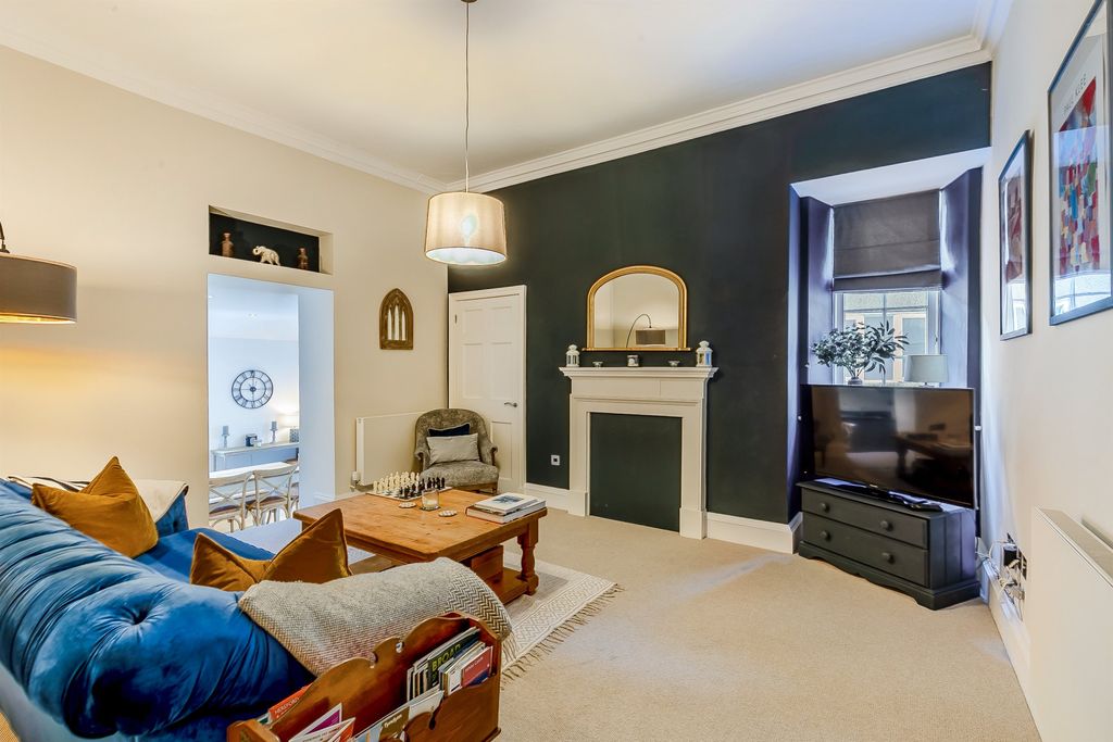 Property photo 1 of 25