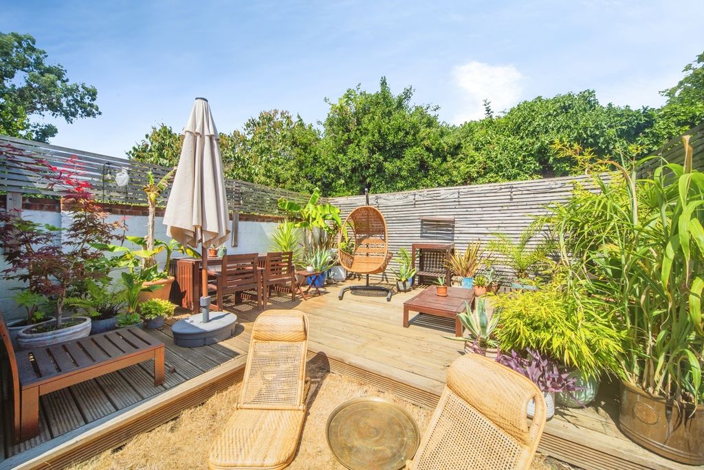 Property photo 2 of 16 Pbox-Img.Jpg