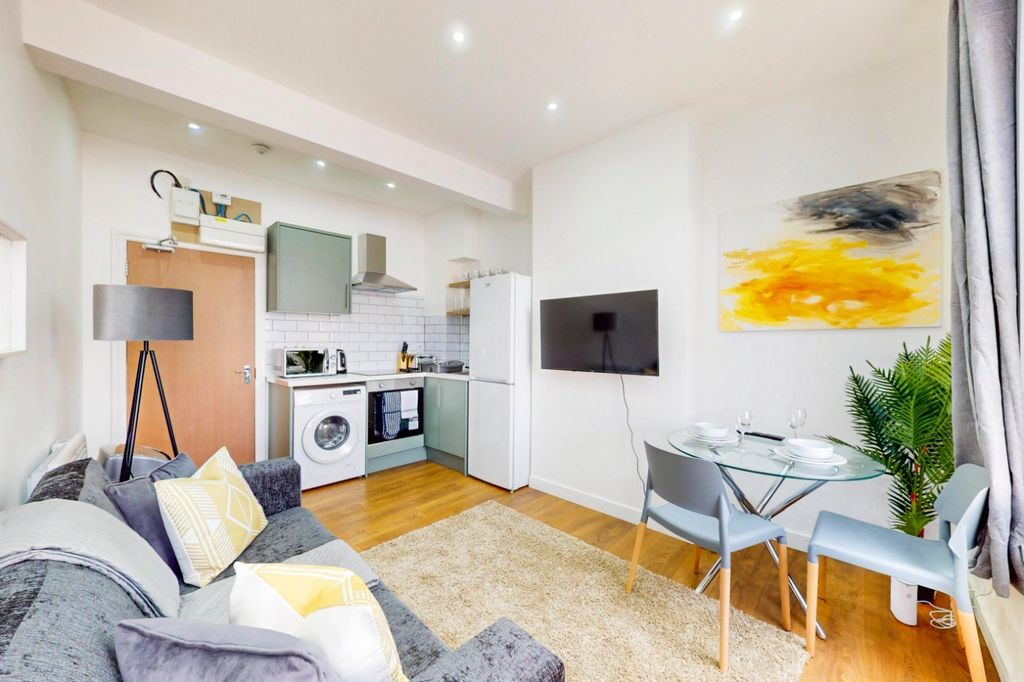 Property photo 3 of 8 Picture No. 07